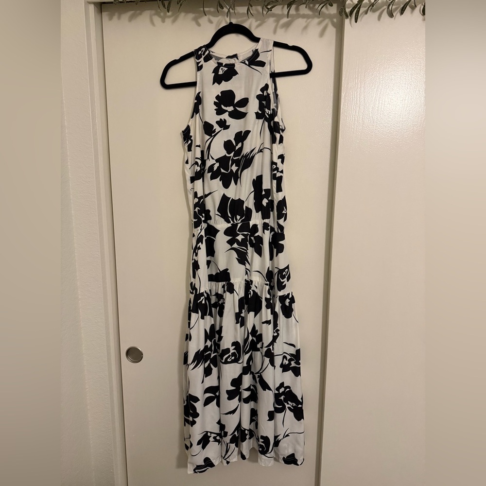 Elegant Black and White Floral Dress